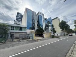 Macpherson Industrial Estate (D13), Warehouse #467292621